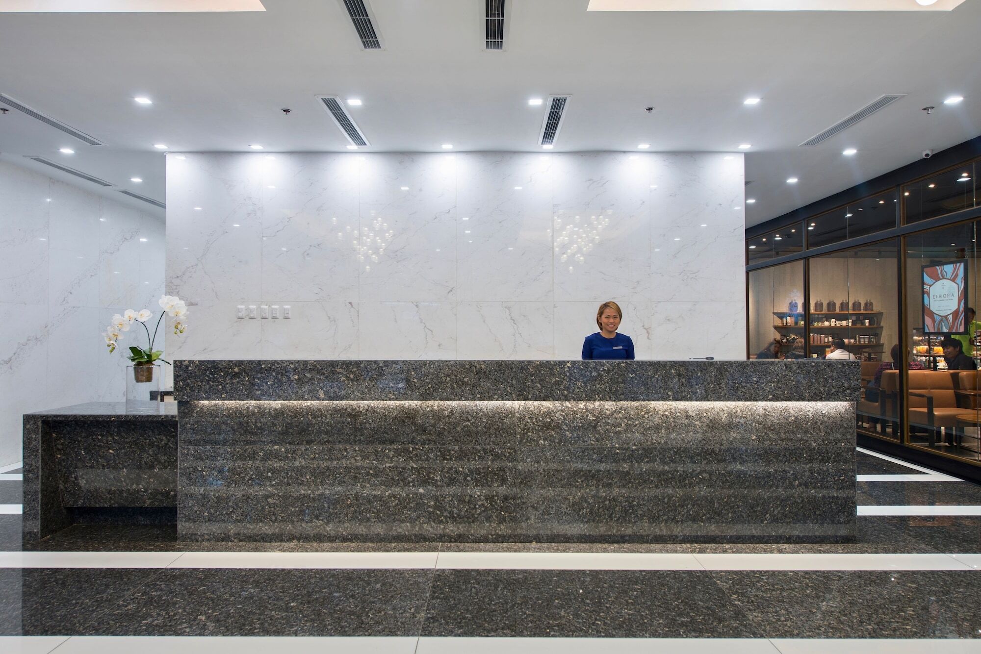 The Sphere Serviced Residences Managed By Hii Makati City Eksteriør bilde