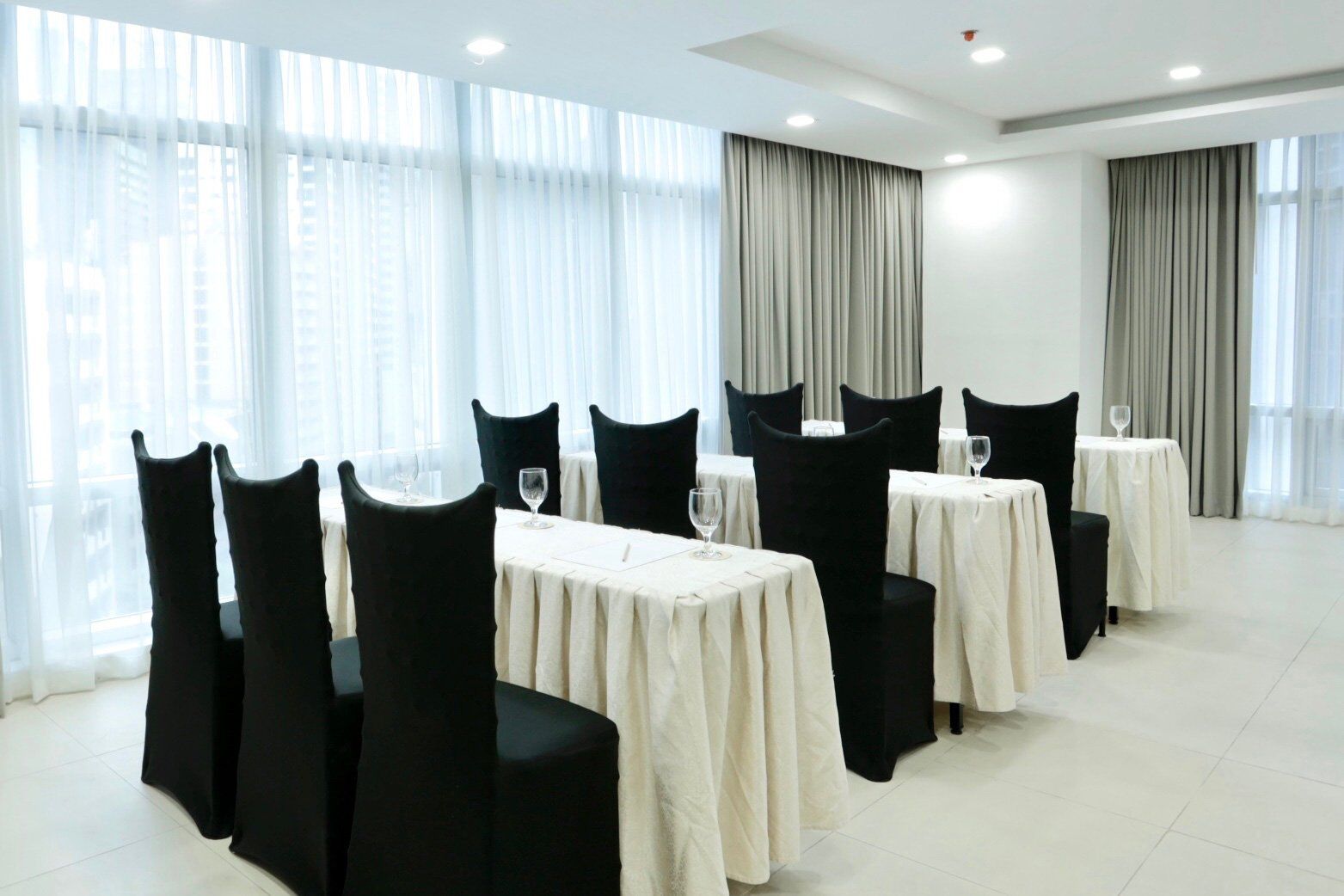 The Sphere Serviced Residences Managed By Hii Makati City Eksteriør bilde